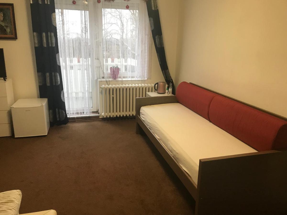 Homestay U Hanky Zdiby Экстерьер фото
